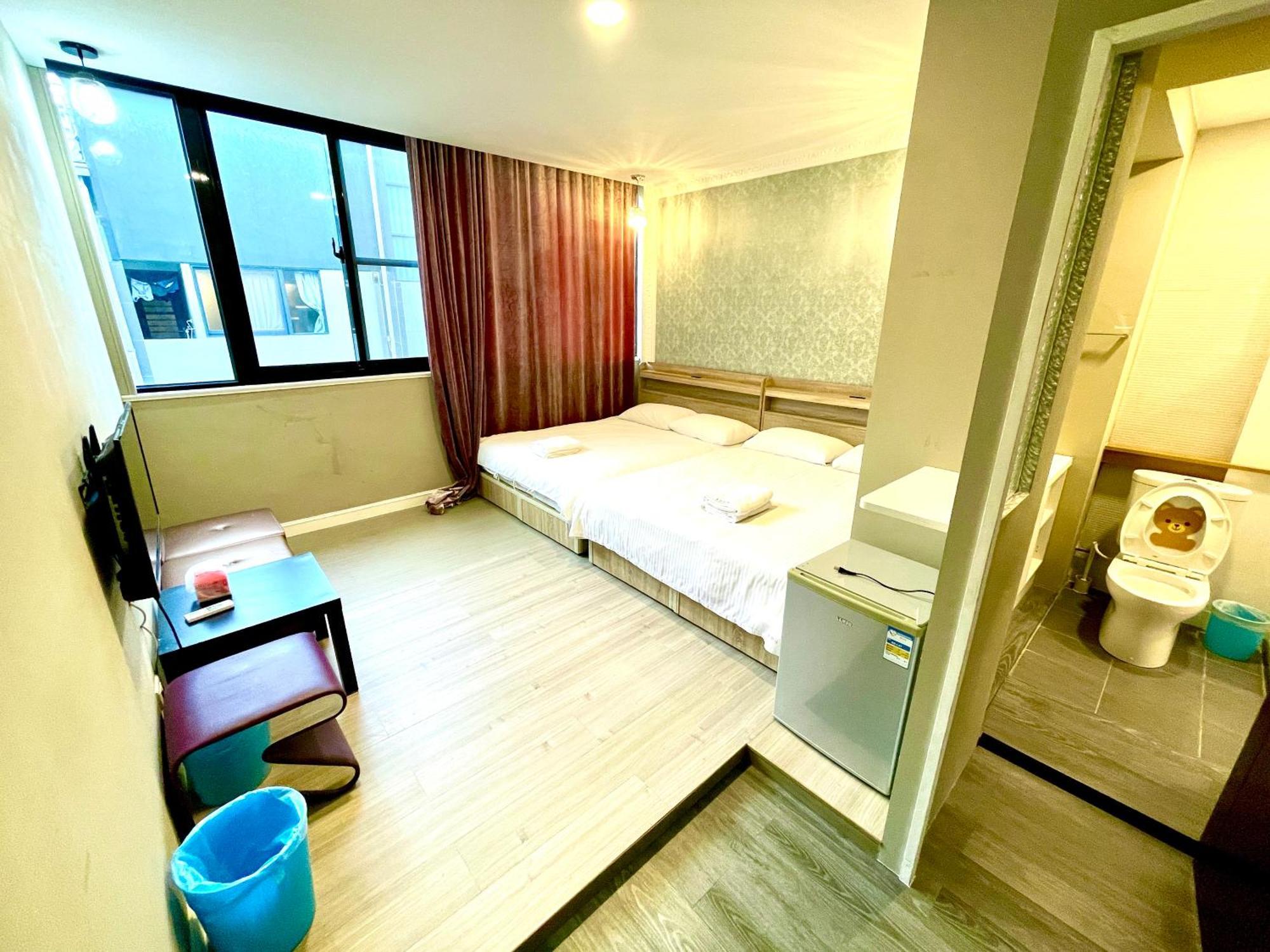 Hotel Fengchia Oslo Taichung Exterior foto